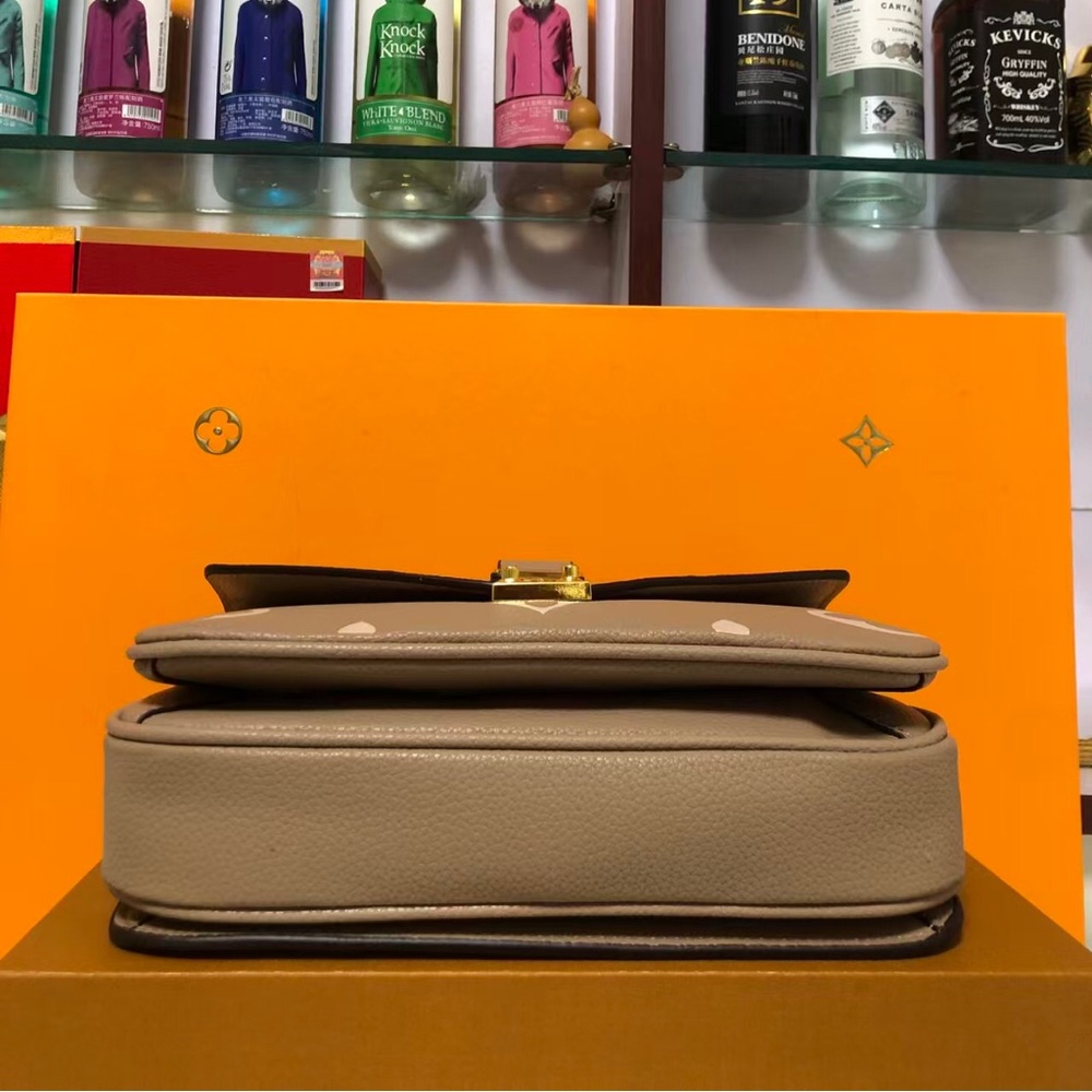 Louis Vuitton Clutch Bags Evening Handbags - Picture 4 of 8
